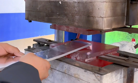 大铝箔软连接焊接